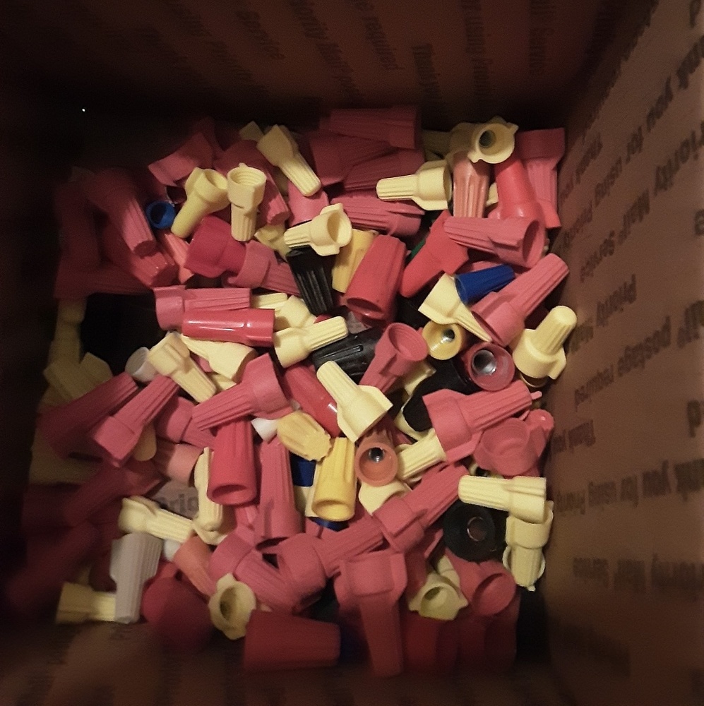 Assorted sizes of electric caps